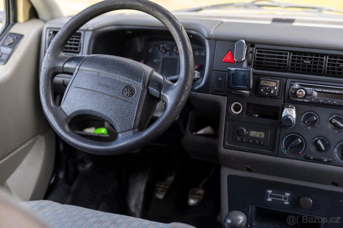 volkswagen-transporter-2-5-t4-kombi-caravelle-tdi - 9