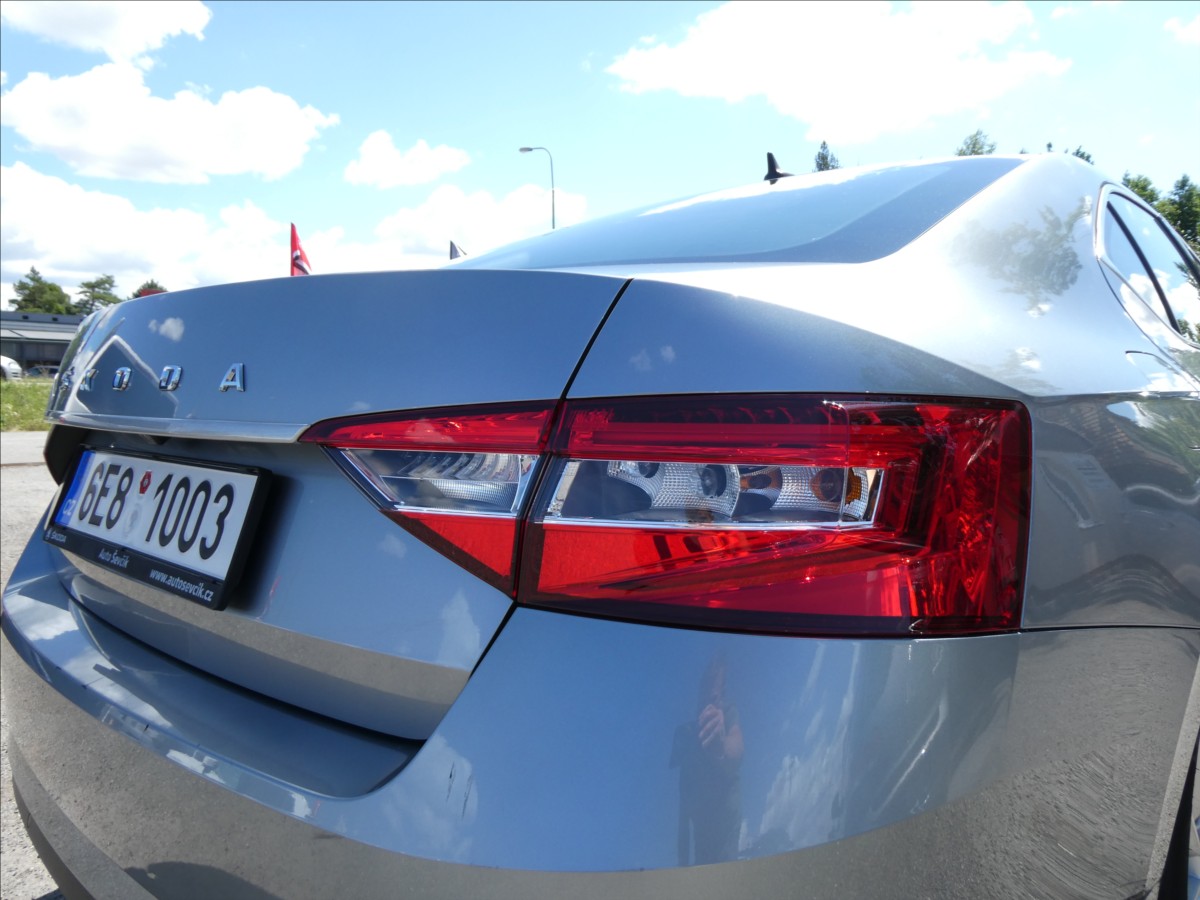 skoda-superb-1-5-tsi-110kw-1-majitel-dsg-cr - 9