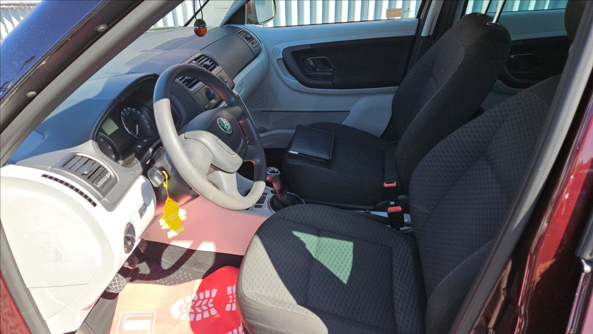 skoda-fabia-1-4-16v-ambiente - 8