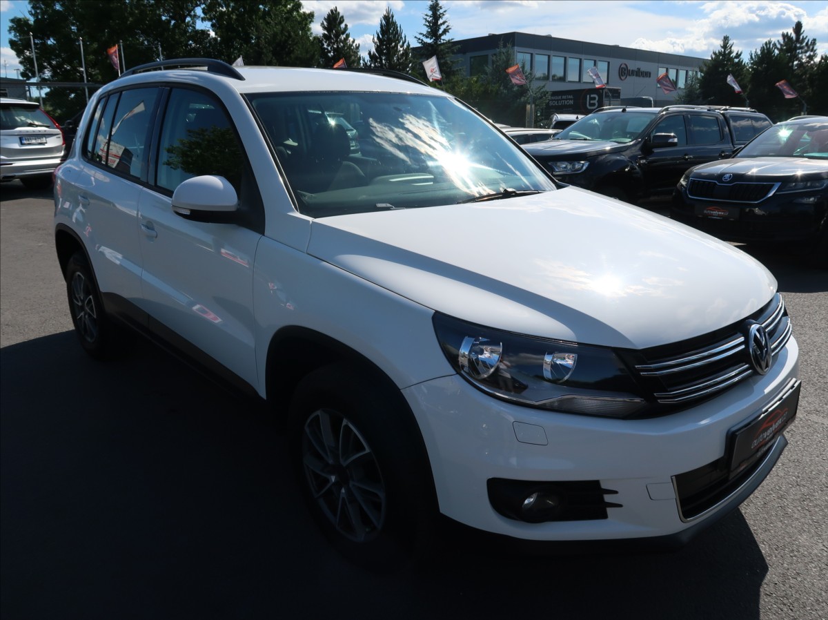 volkswagen-tiguan-2-0-tdi-103kw-novecr-aut-klima - 1
