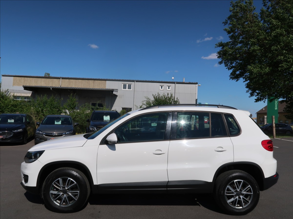volkswagen-tiguan-2-0-tdi-103kw-novecr-aut-klima - 5