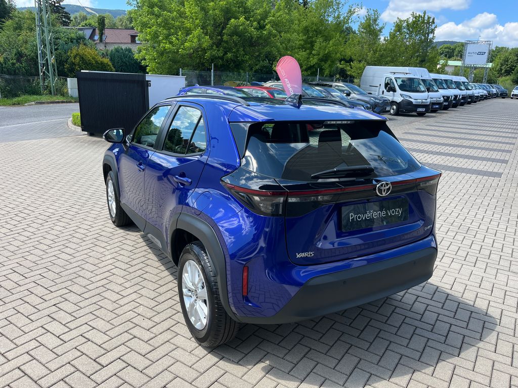 toyota-yaris-cross-1-5-hybrid-e-cvt-comfort - 3