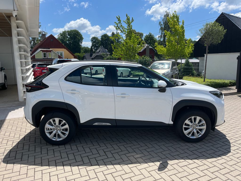 toyota-yaris-cross-1-5-hybrid-e-cvt-4x4-comfort - 6
