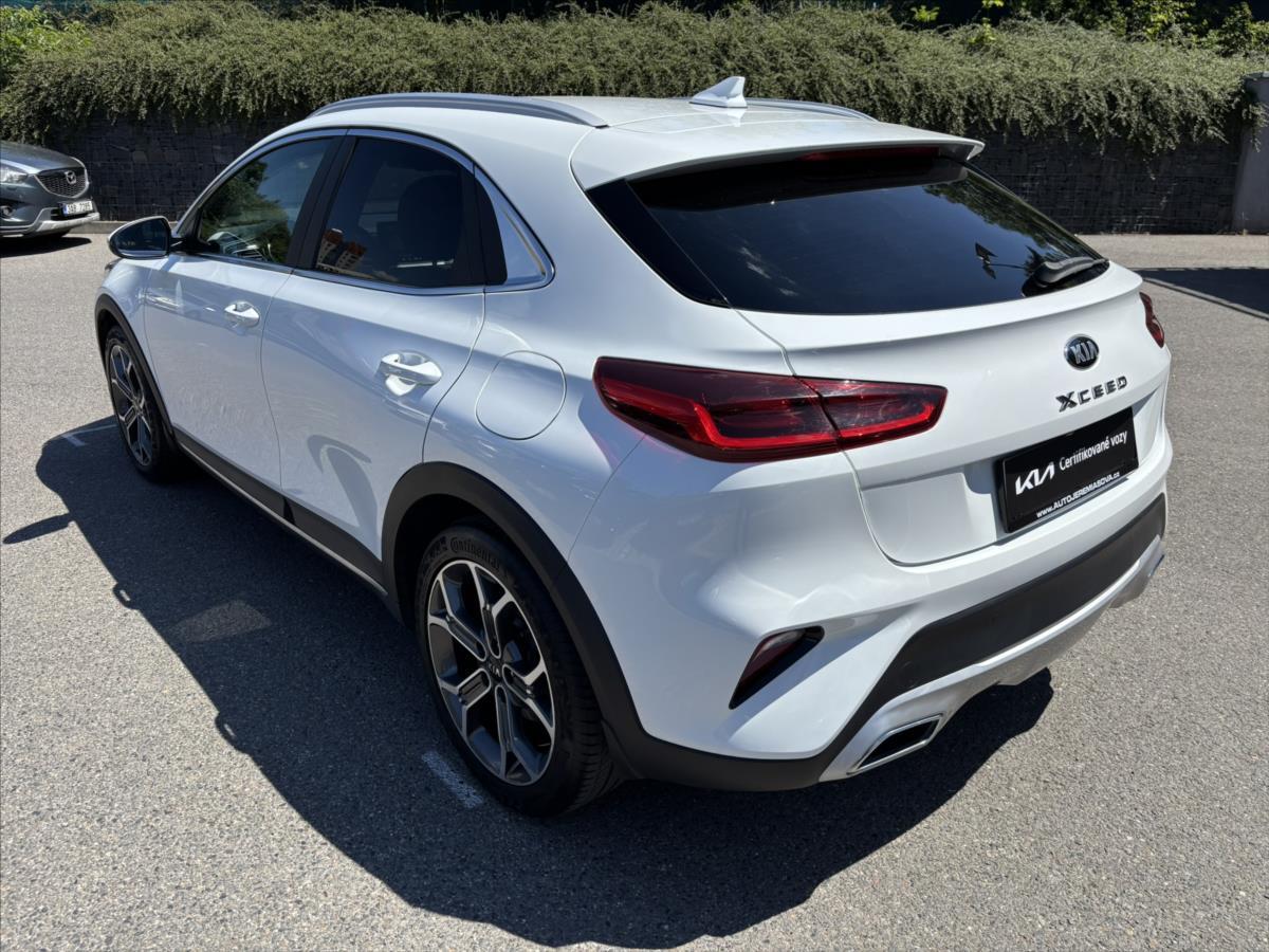 kia-xceed-1-5-tgdi-top-zaruka-kamera-navi - 2