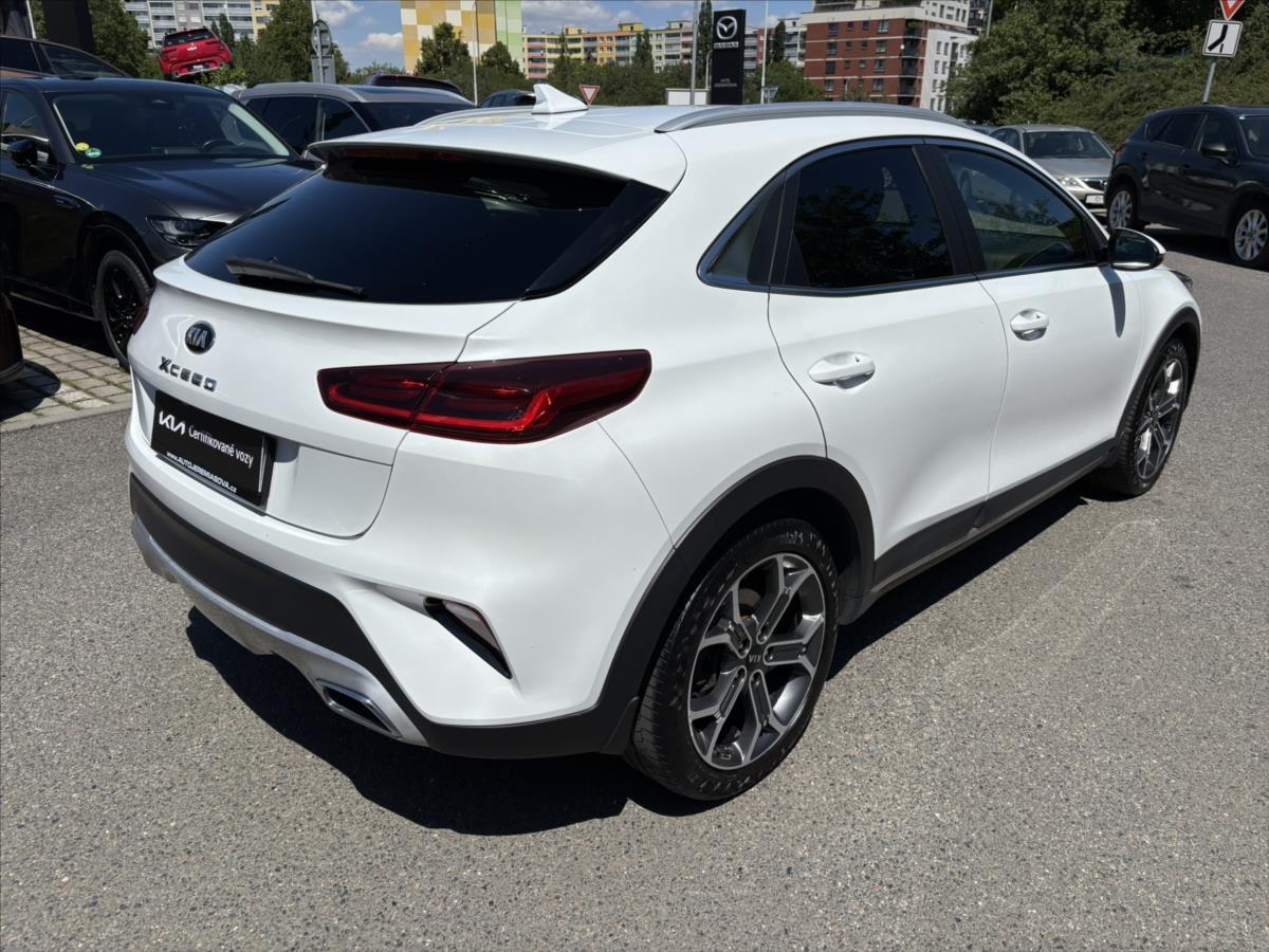 kia-xceed-1-5-tgdi-top-zaruka-kamera-navi - 4