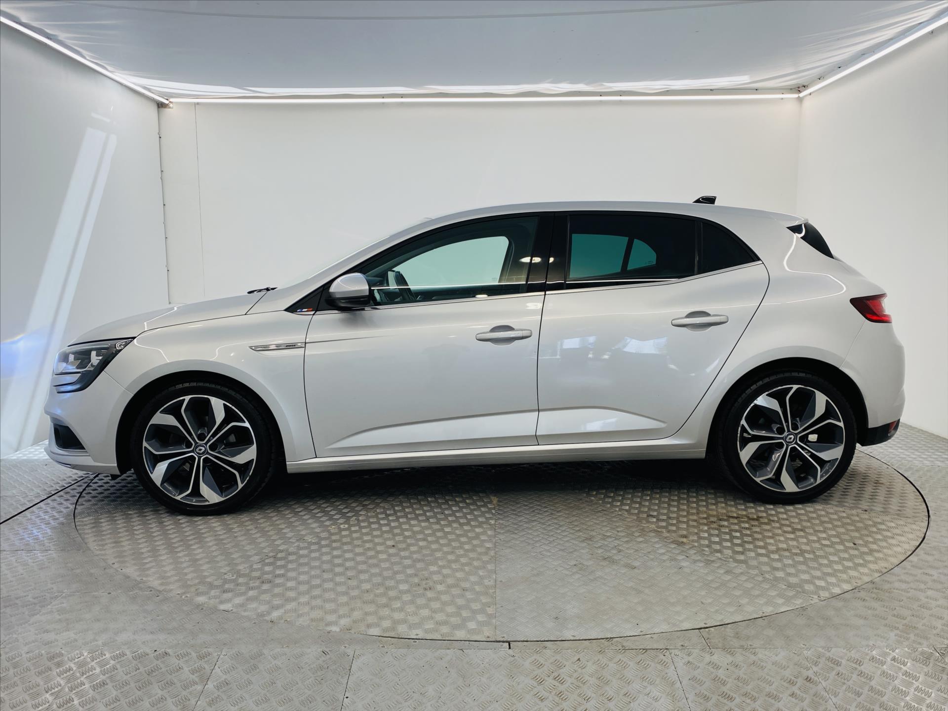 renault-megane-1-2-tce-97kw-led-1-maj-cr - 2