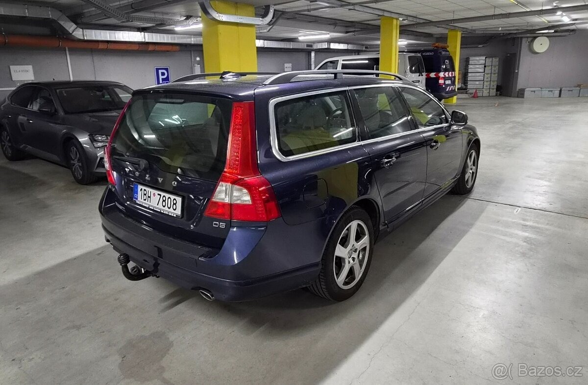 volvo-v70-2-4-d5-4x4-158kw - 3