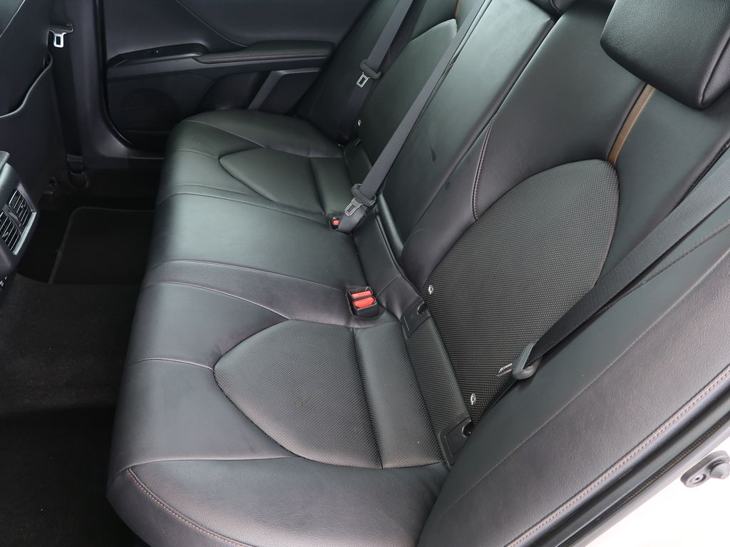toyota-camry-2-5-hybrid-executive-131kw-cz-1maj - 9