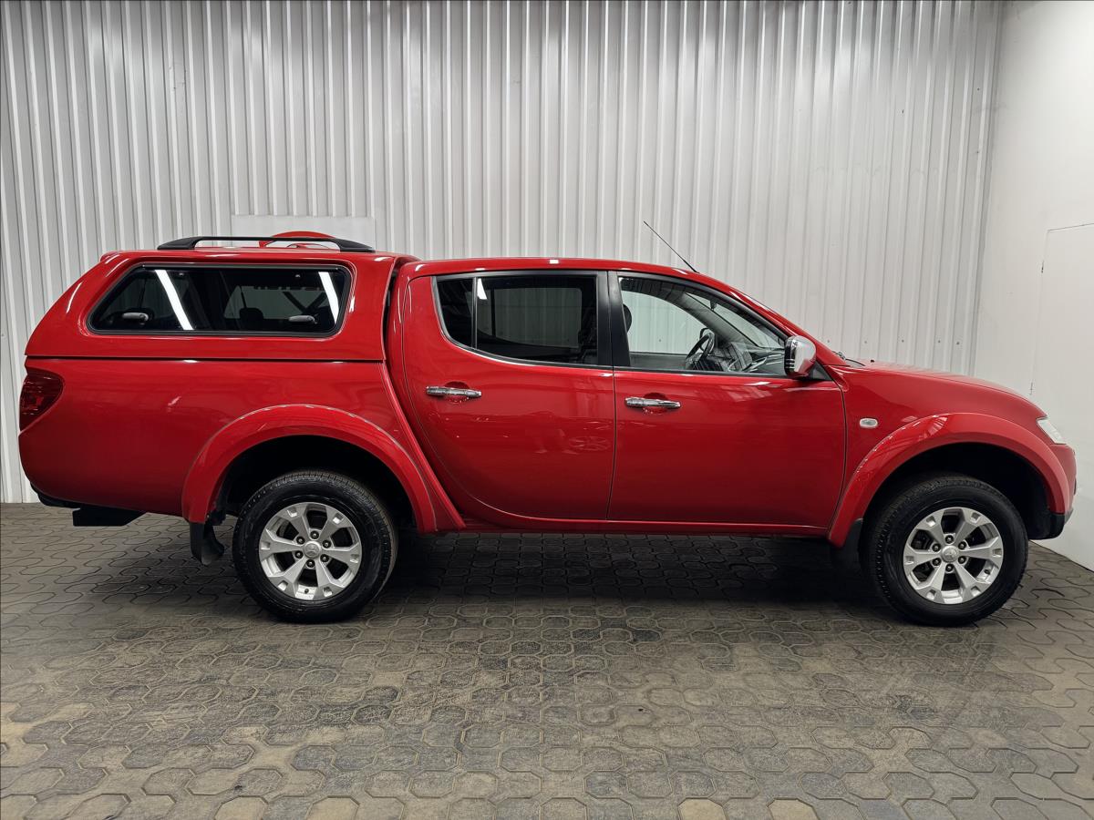 mitsubishi-l200-2-5di-d-intense-4wd-hardtop - 9