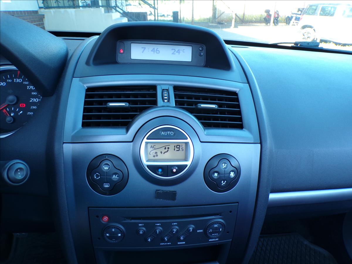 renault-megane-2-0-16v - 7
