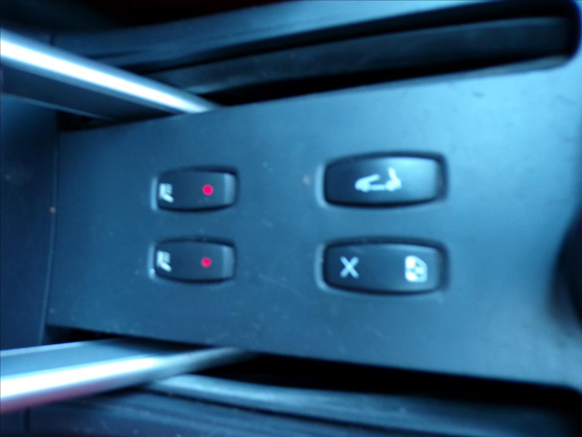 renault-megane-2-0-16v - 9