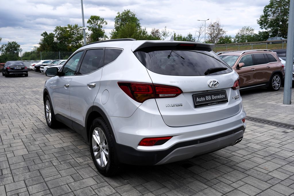 hyundai-santa-fe-2-2-crdi-4wd-style-4x4-cz - 2