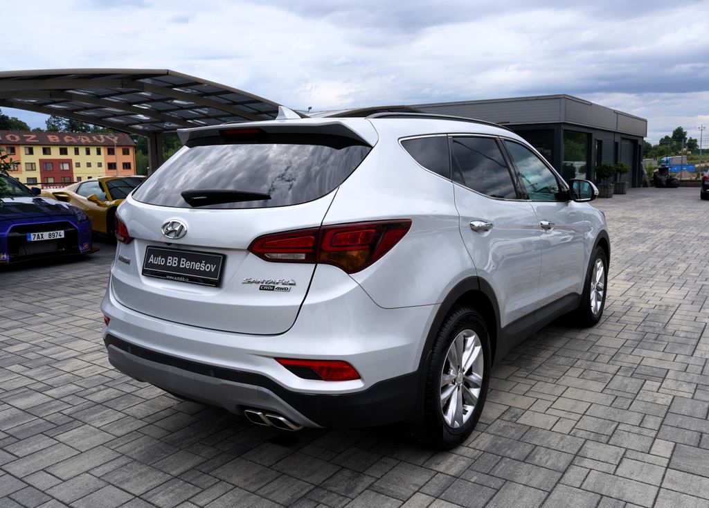 hyundai-santa-fe-2-2-crdi-4wd-style-4x4-cz - 4