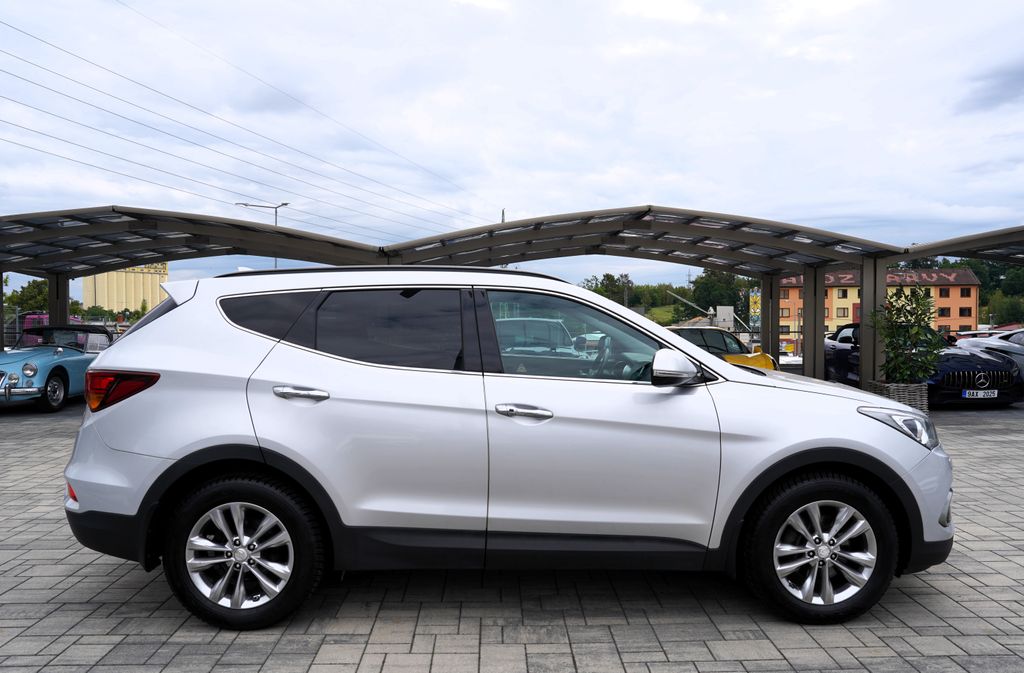hyundai-santa-fe-2-2-crdi-4wd-style-4x4-cz - 5