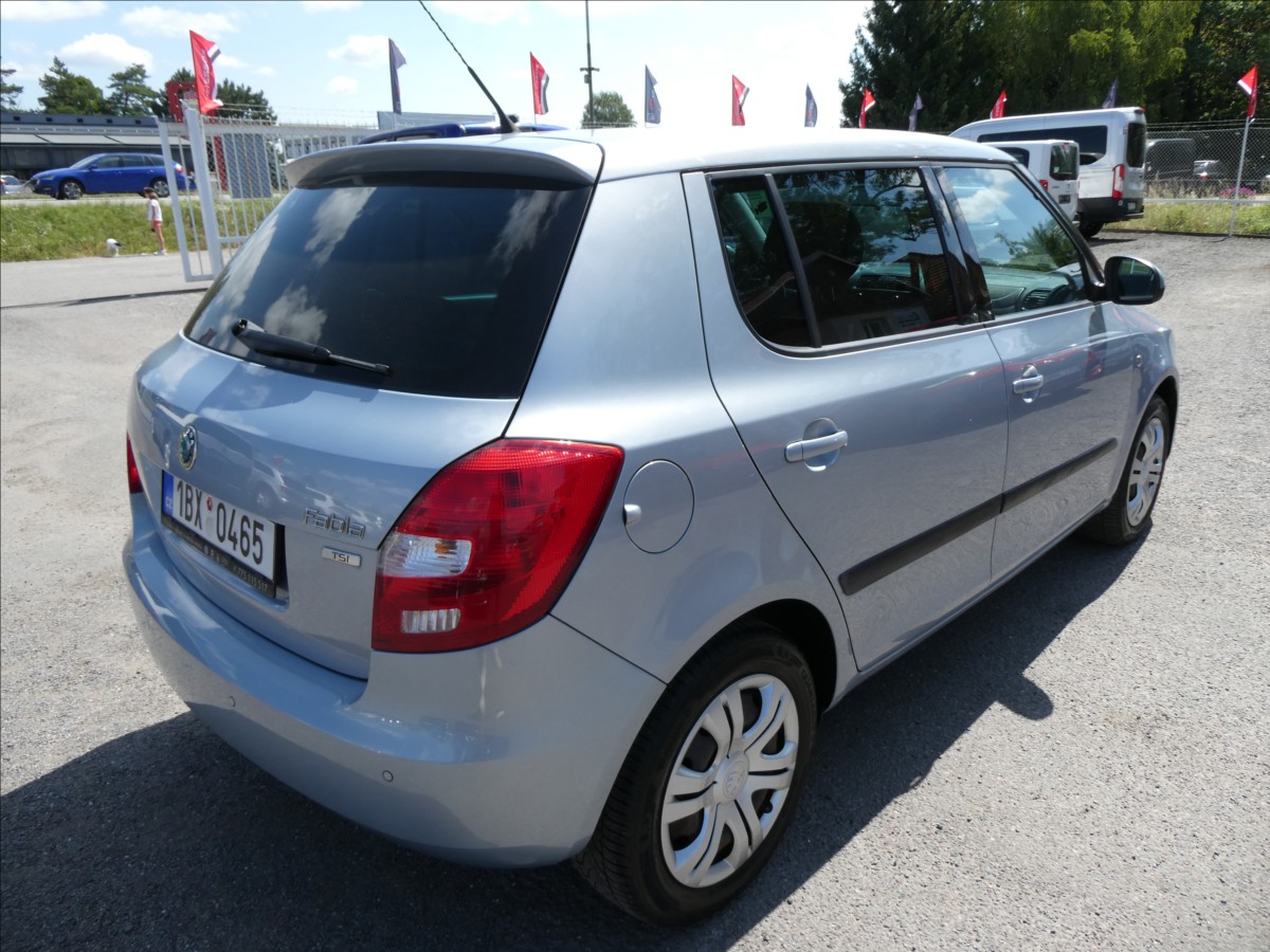 skoda-fabia-1-2-tsi-63kw-sport-digi-klima - 8