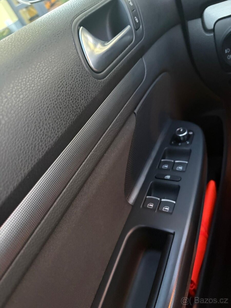 volkswagen-golf-1-6-tdi-style-77-kw-2011 - 8