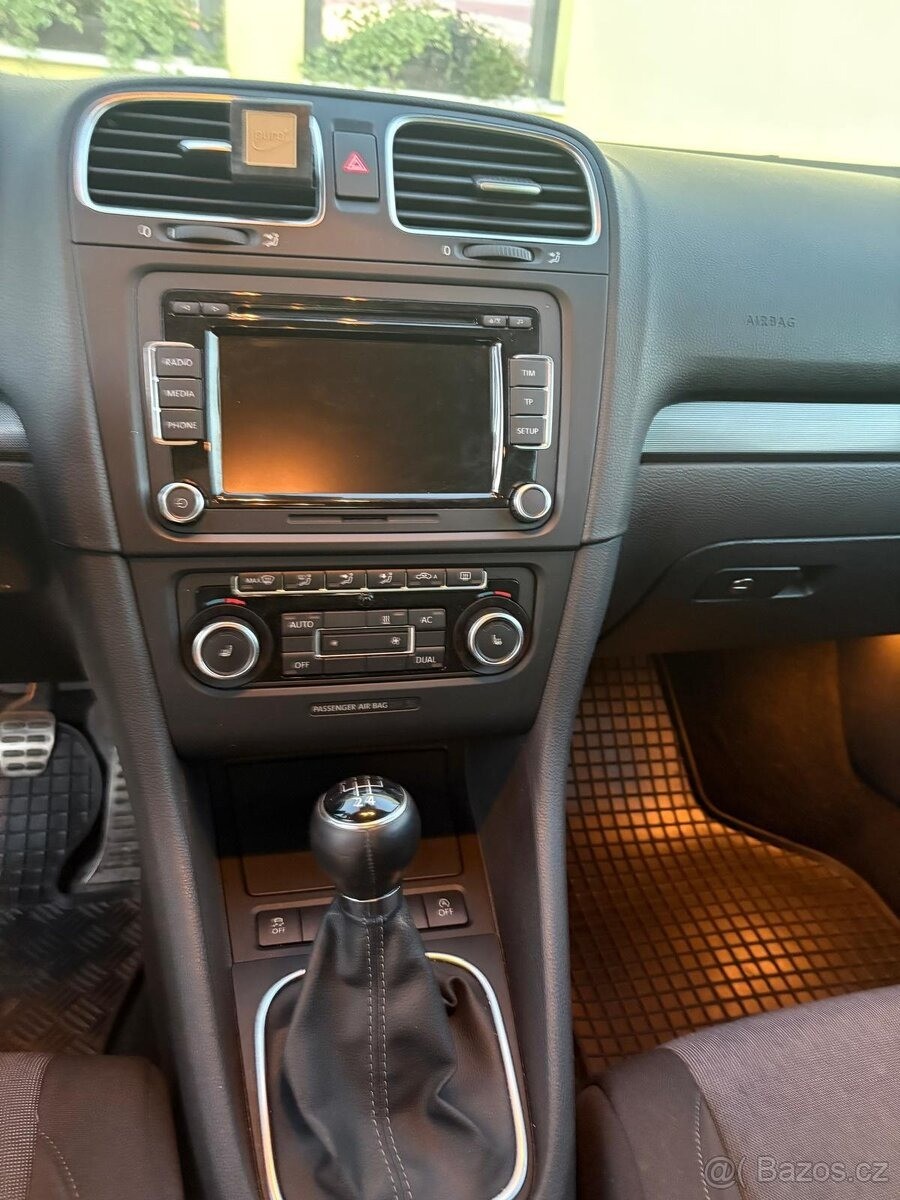 volkswagen-golf-1-6-tdi-style-77-kw-2011 - 9