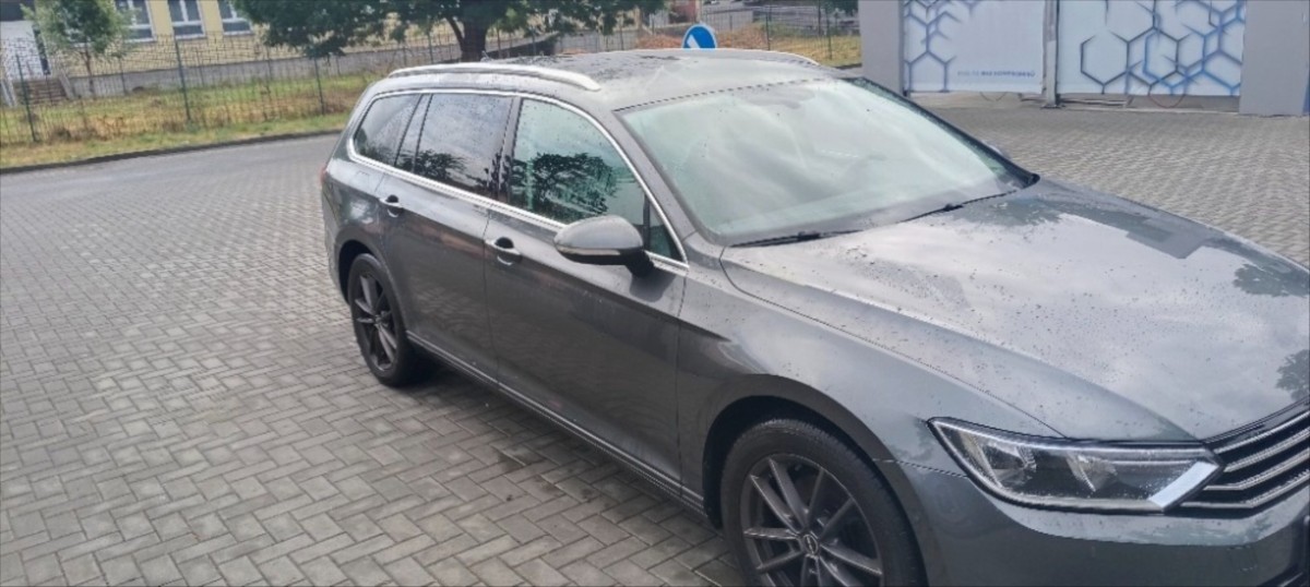 volkswagen-passat-2-0 - 4