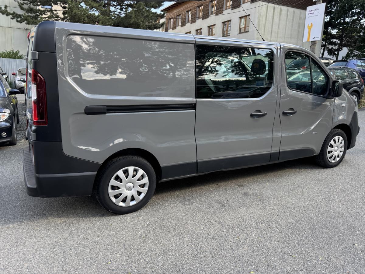 opel-vivaro-1-6-klimatizace-6-mist - 5