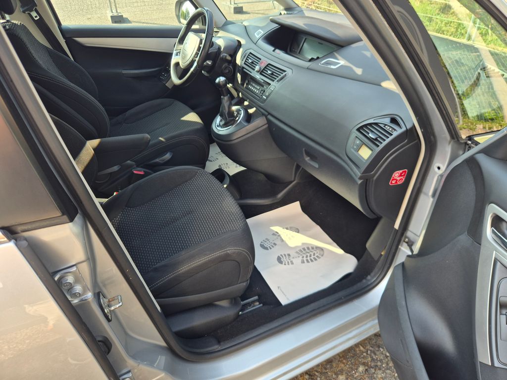 citroen-c4-picasso-1-6hdi-80kw-pekny-stav - 9