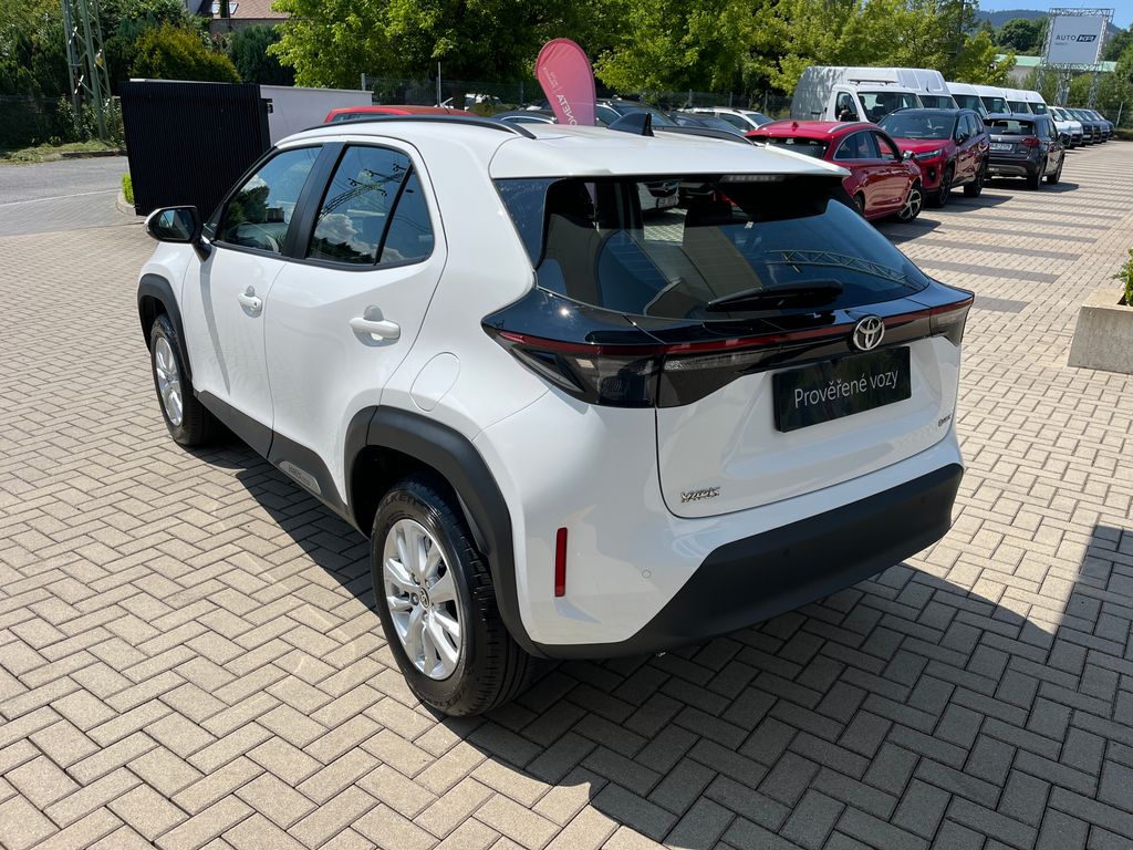 toyota-yaris-cross-1-5-hybrid-e-cvt-comfort - 3