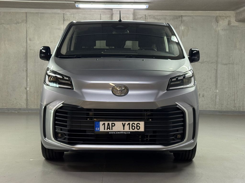 toyota-proace-verso-2-2-d-4d-glass-van-business-9s-comfort - 1