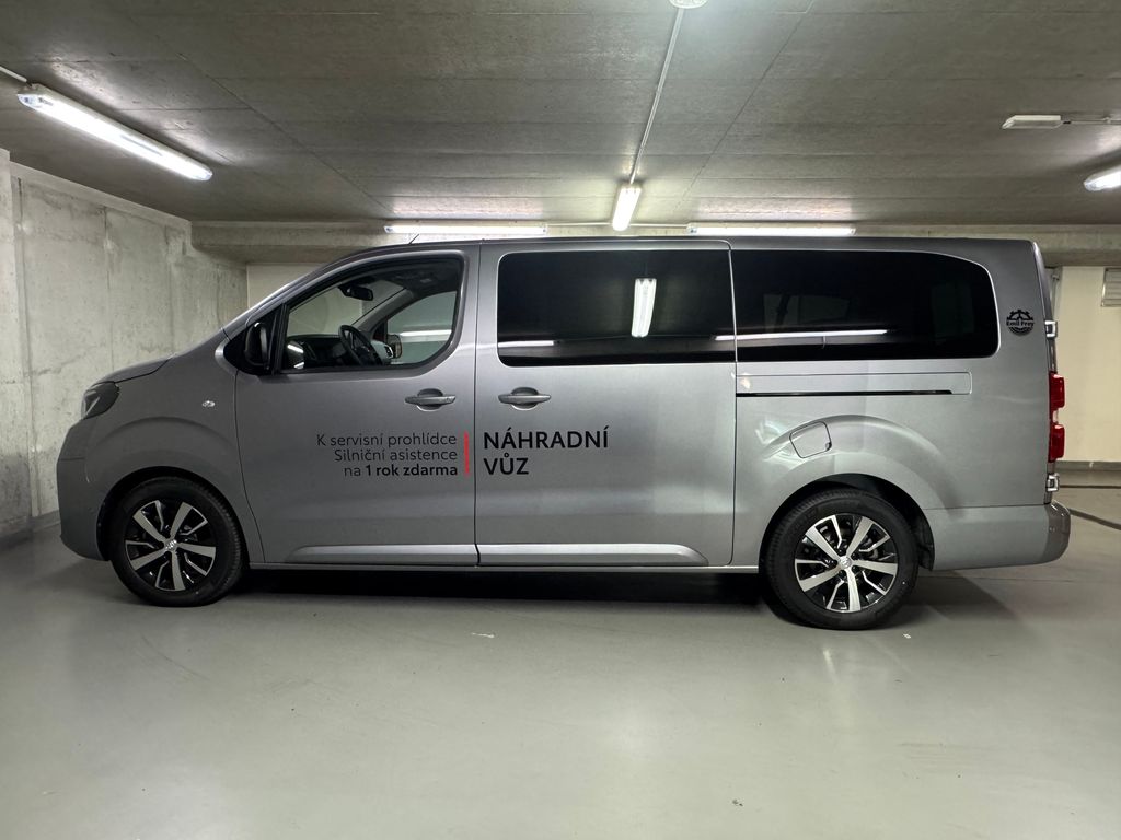 toyota-proace-verso-2-2-d-4d-glass-van-business-9s-comfort - 7