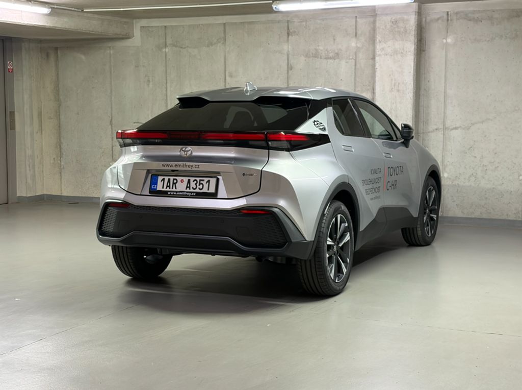 toyota-c-hr-1-8-hev-cvt-style - 4