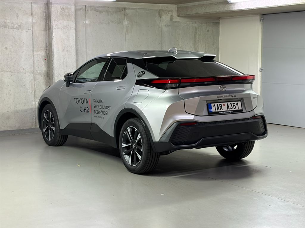 toyota-c-hr-1-8-hev-cvt-style - 6