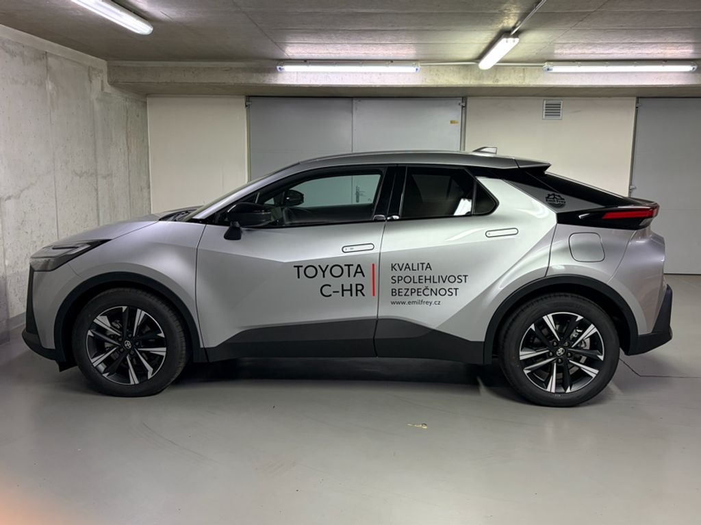 toyota-c-hr-1-8-hev-cvt-style - 7