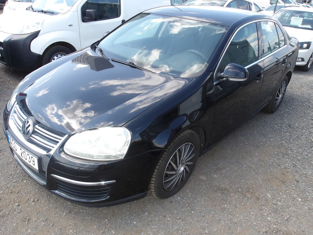 Volkswagen Golf 1,9TDi 77kW Po rozvodech!