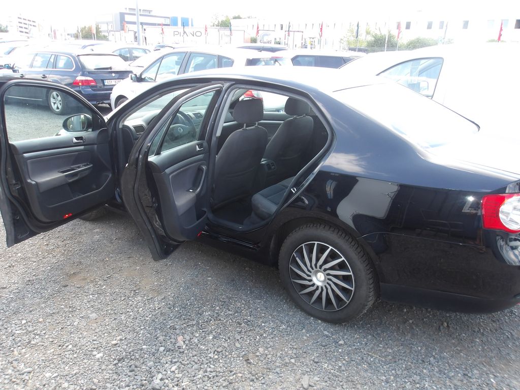 volkswagen-golf-1-9tdi-77kw-po-rozvodech - 8