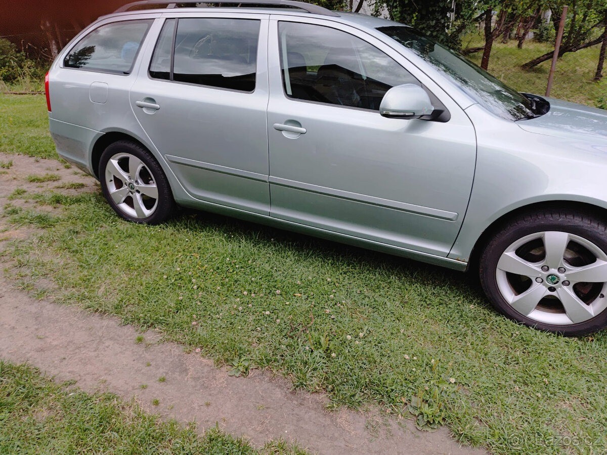 skoda-octavia-ii-facelift-tdi-rv-2010-77kw - 1