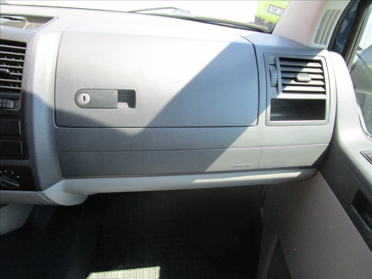 volkswagen-transporter-2-0tdi-klima-8-mist - 9