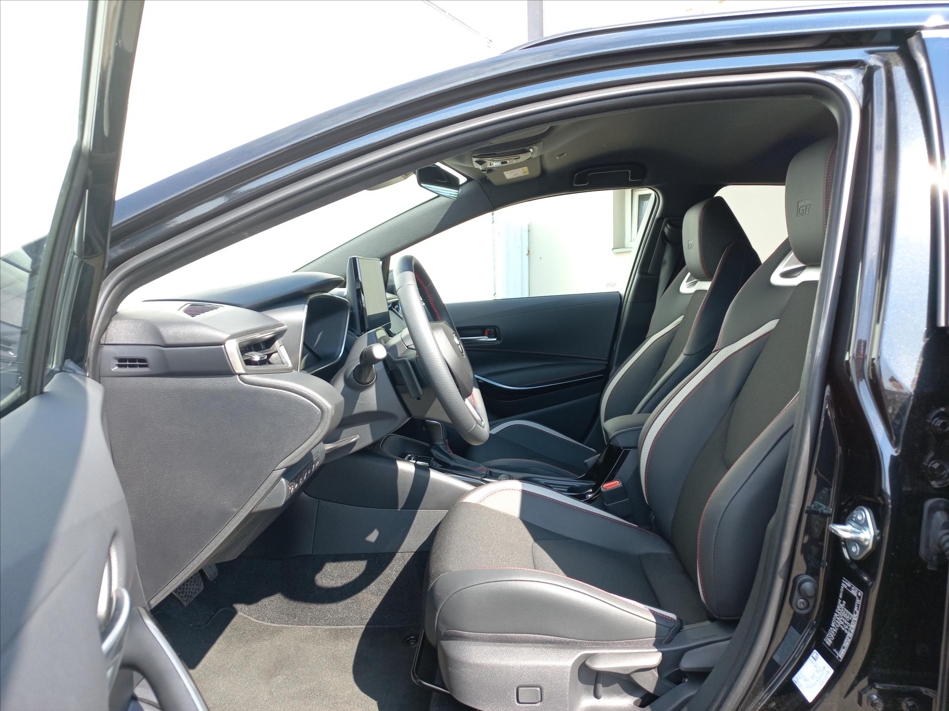 toyota-corolla-2-0-hybrid-e-cvt-178k-ts-gr-sport - 8