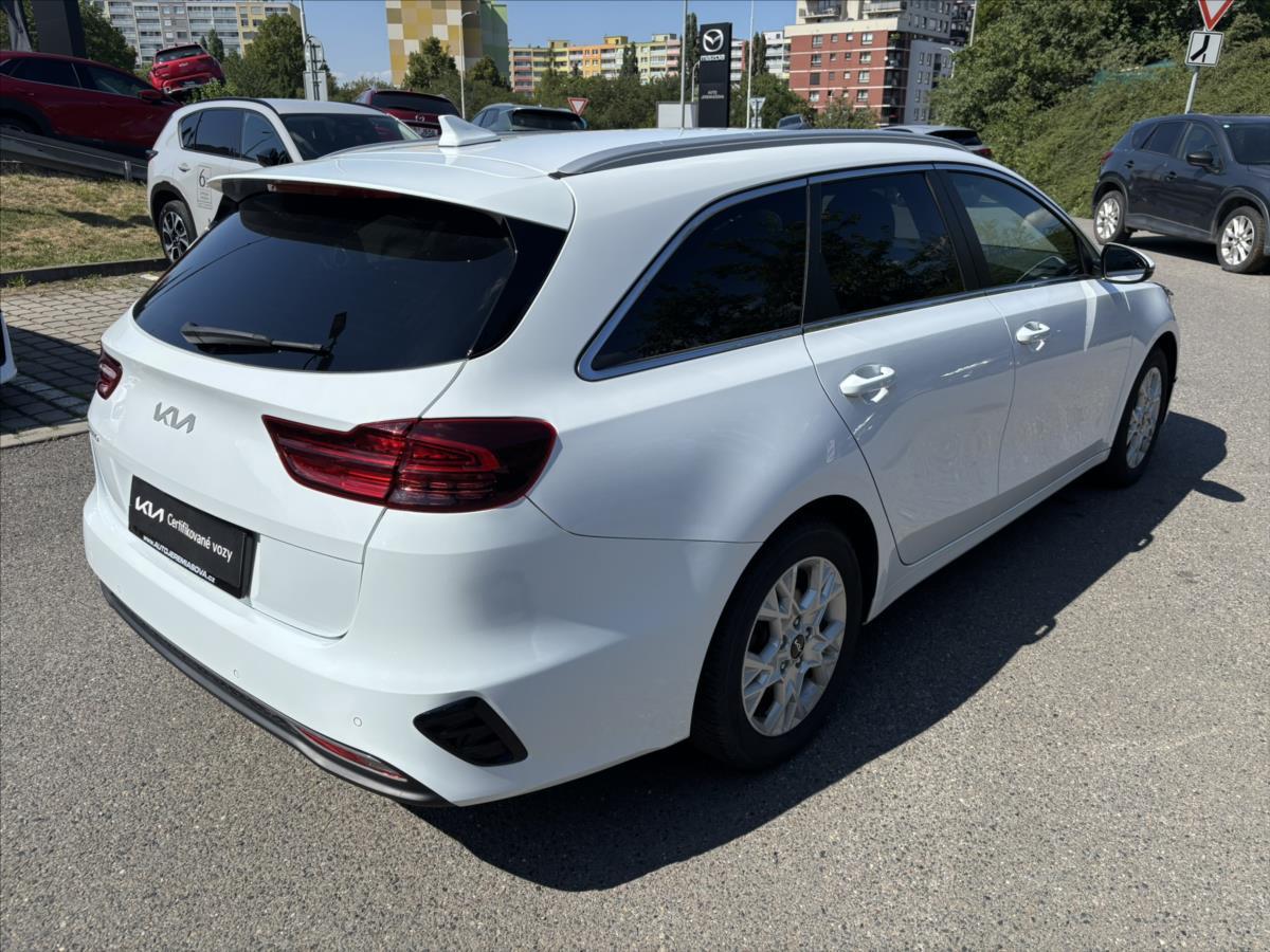 kia-ceed-1-5-tgdi-at-top-zaruka-adaptiv - 4