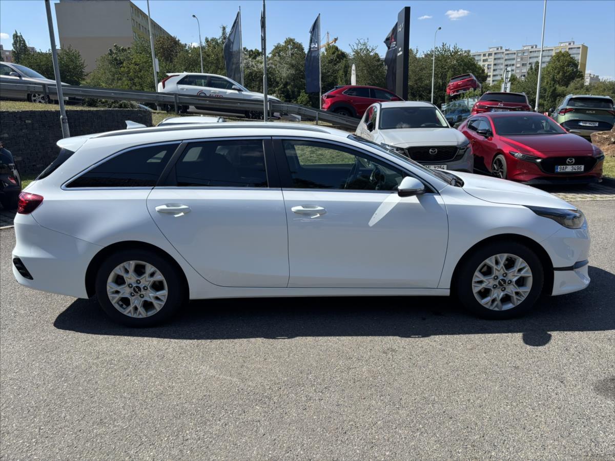 kia-ceed-1-5-tgdi-at-top-zaruka-adaptiv - 5