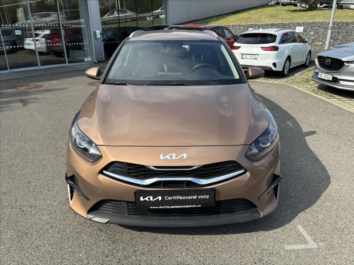 kia-ceed-1-5-tgdi-spin-zaruka-kamera - 7