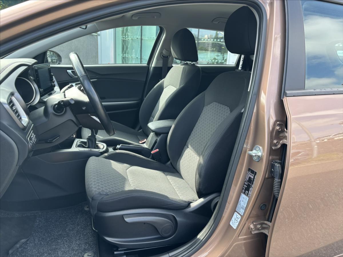 kia-ceed-1-5-tgdi-spin-zaruka-kamera - 9
