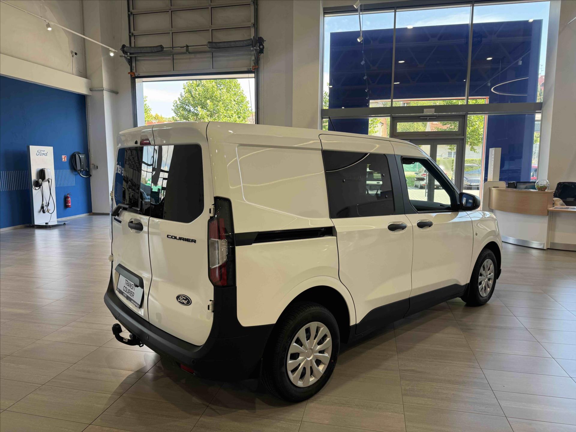 ford-transit-courier-1-5-ecoblue-73-kw-100-koni-6-st-manual-kombi-n1-trend-l1 - 3