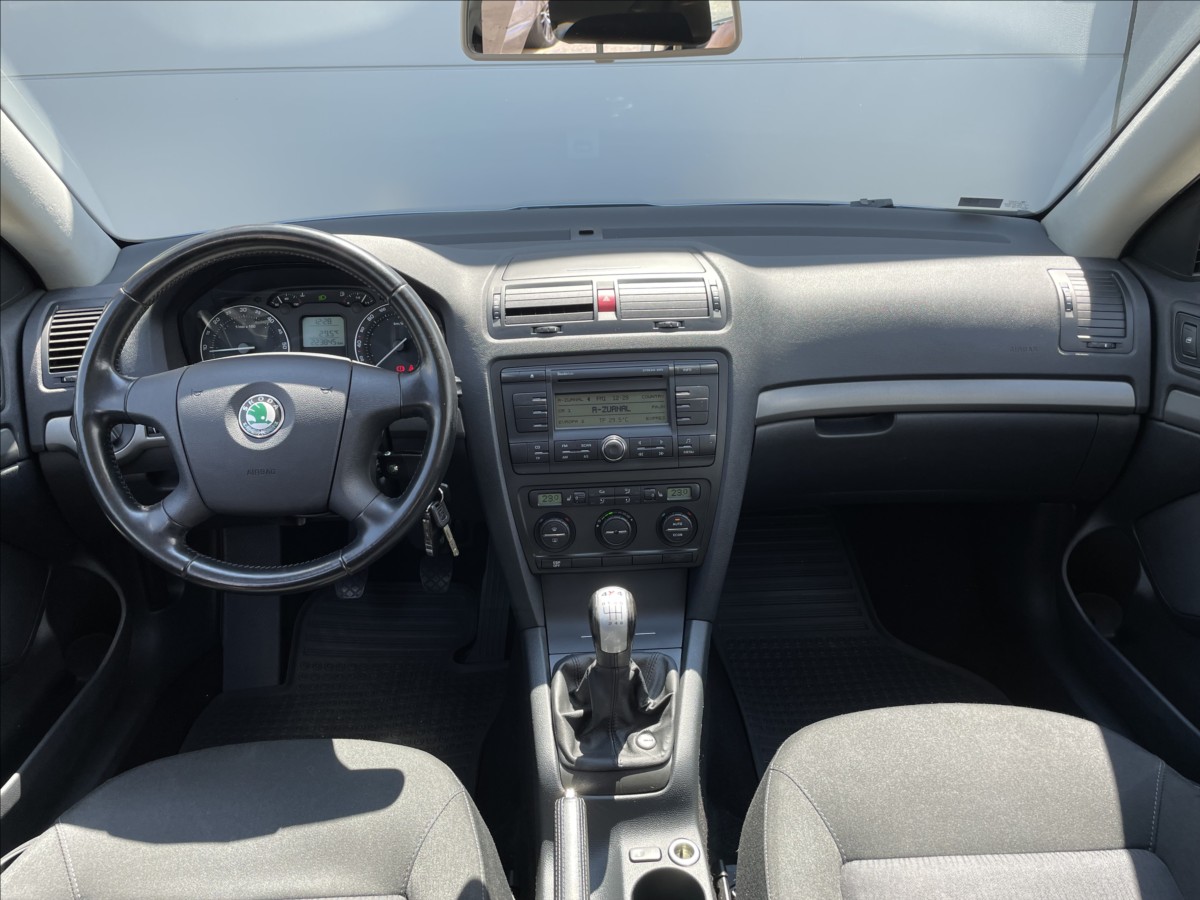 skoda-octavia-2-0-tdi-103kw-4x4-cr - 8