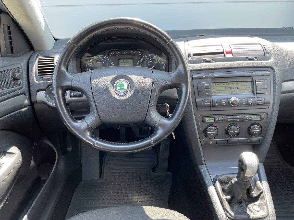 skoda-octavia-2-0-tdi-103kw-4x4-cr - 9