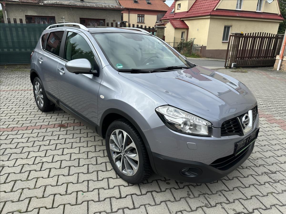 Nissan Qashqai 2,0 4x4 AUTOMAT TEKNA