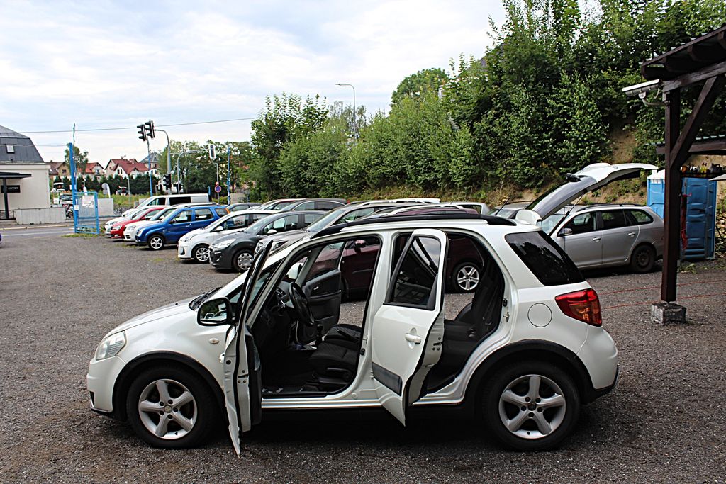 suzuki-sx4-1-6i-klima - 9
