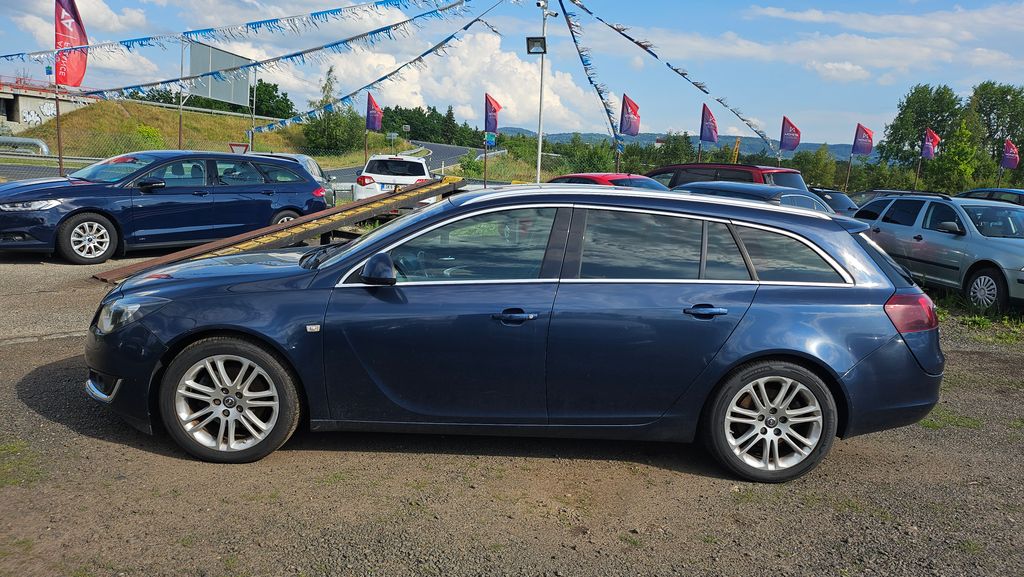 opel-insignia-1-9-td-sport-tourer - 3
