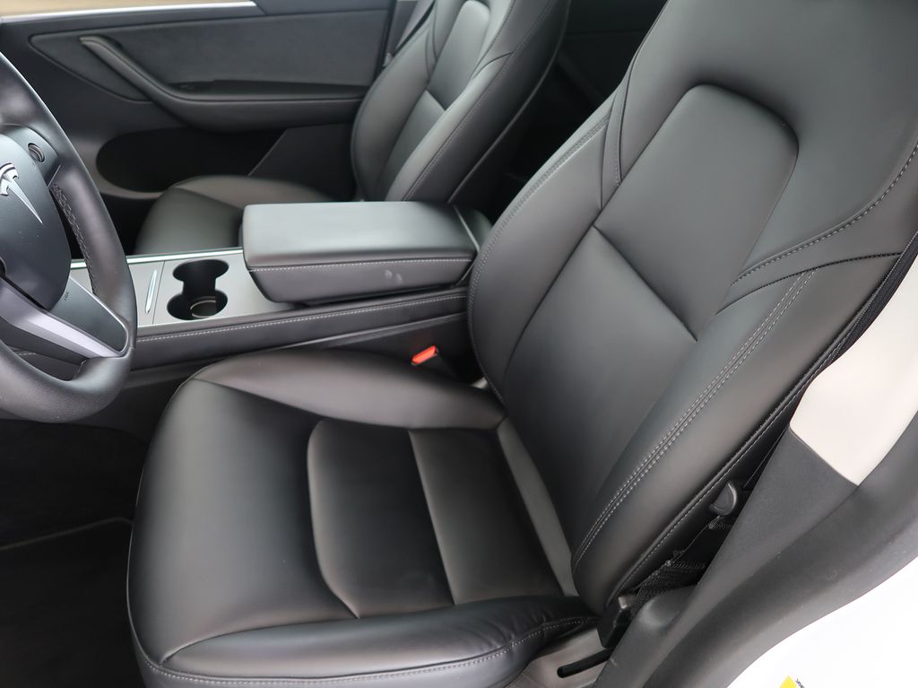 tesla-model-y-longrange-4x4-dualmotor-78-4kwh-soh94-9 - 8