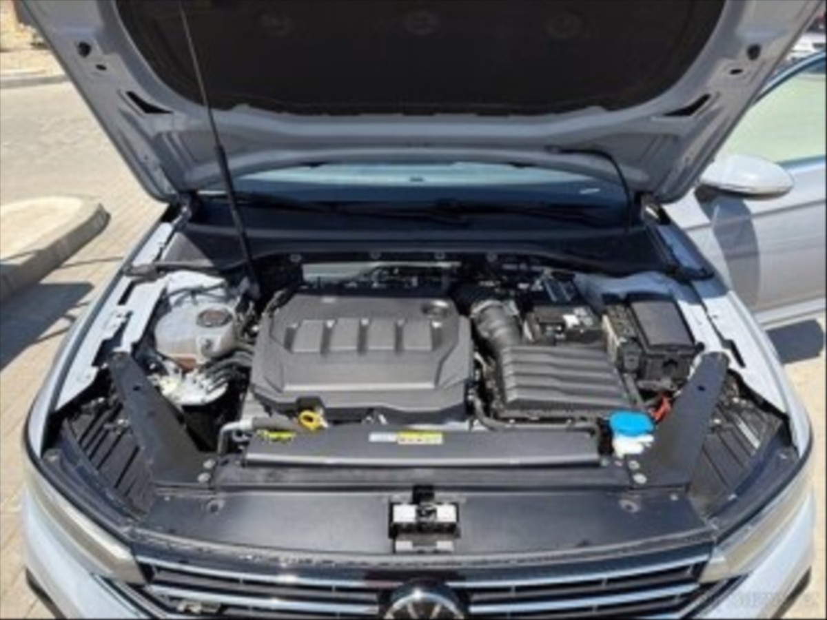 volkswagen-passat-variant-2-0-b8-r-line-tdi-2023 - 9
