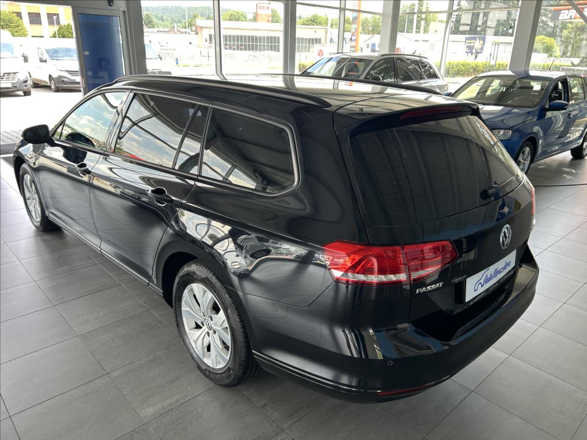 volkswagen-passat-2-0-tdi-110kw-1-maj-serviska - 3