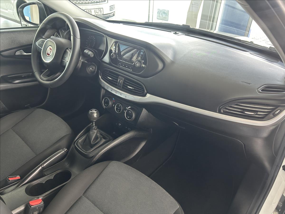 fiat-tipo-1-4-street-serviska-vyhr-sed - 8