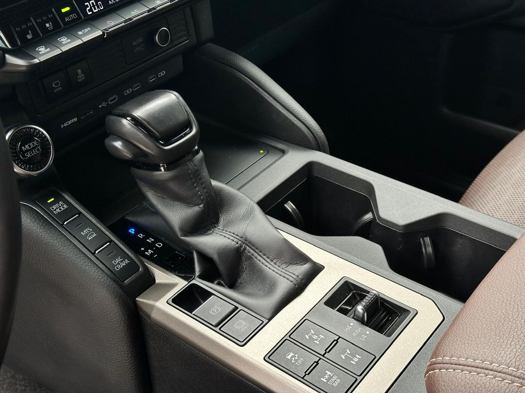 toyota-land-cruiser-2-8-d-4d-executive-tz-dph-1-maj-2025 - 9